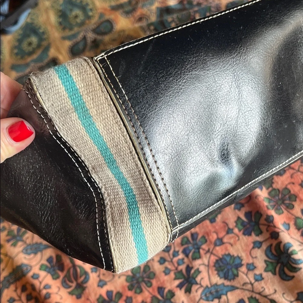 Reaction Kenneth Cole sleek black